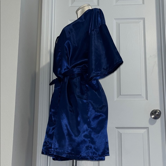 Deep Blue Satin Robe - Picture 5 of 7